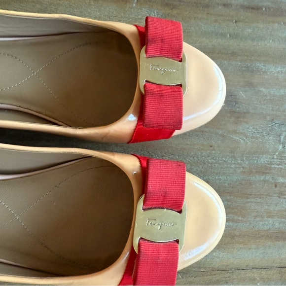 Salvatore Ferragamo Tan and Red Flats with Gold Accent - Picture 5 of 8